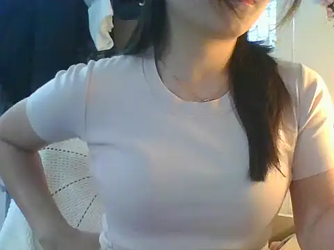 Snapshot of Linzly chatting on December 19, 2:51 am Linzly online show from December 19, 2:51 am