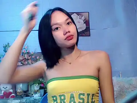 Snapshot of sexybabewarrior chatting on May 14, 6:37 pm sexybabewarrior online show from May 14, 6:37 pm