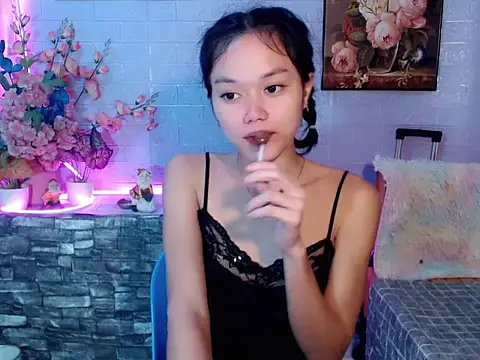 Snapshot of sexybabewarrior chatting on June 1, 8:27 am sexybabewarrior online show from June 1, 8:27 am