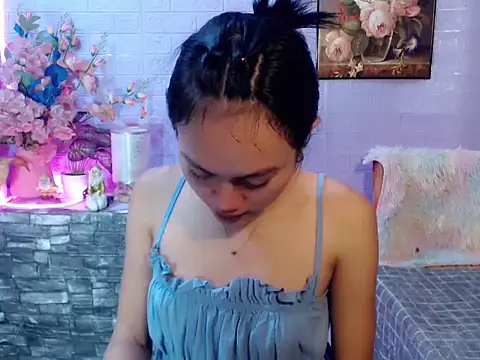 Snapshot of sexybabewarrior chatting on June 13, 7:34 pm sexybabewarrior online show from June 13, 7:34 pm