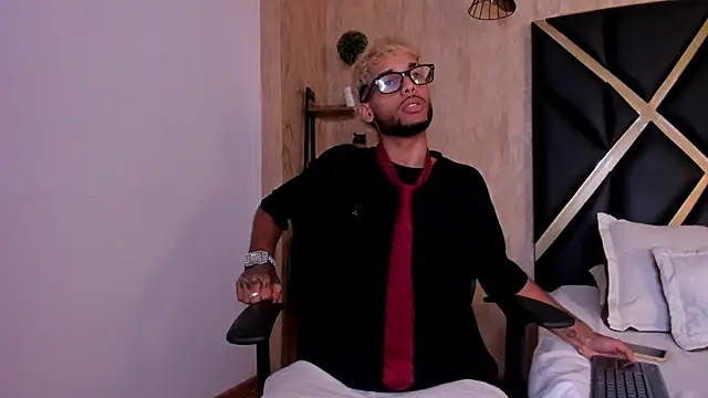 Thiagoferreti online show from September 27, 3:33 am