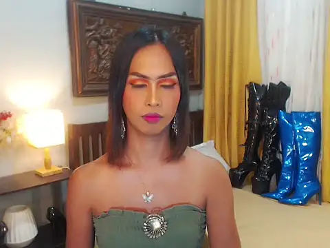 Nathalieheartt online show from September 23, 3:53 am