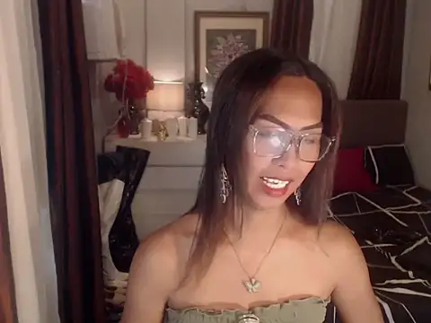 Snapshot of Nathalieheartt chatting on June 8, 2:01 am Nathalieheartt online show from June 8, 2:01 am