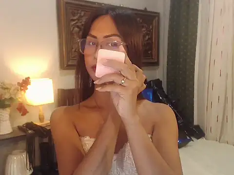 Snapshot of Nathalieheartt chatting on July 11, 12:08 pm Nathalieheartt online show from July 11, 12:08 pm