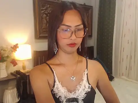Snapshot of Nathalieheartt chatting on July 14, 2:12 pm Nathalieheartt online show from July 14, 2:12 pm