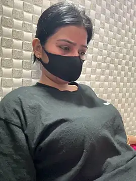 Snapshot of Hot_Jaanvi_ chatting on June 12, 4:33 am Hot Jaanvi online show from June 12, 4:33 am