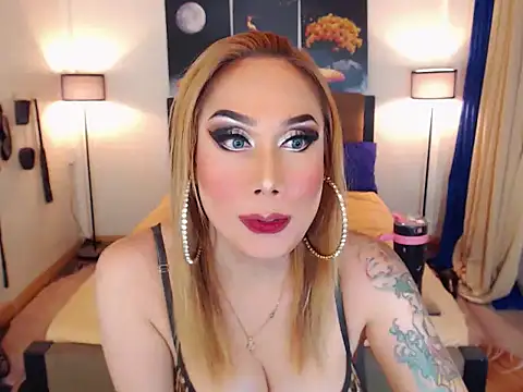 Snapshot of Allysonevanns chatting on October 24, 10:33 am Allysonevanns online show from October 24, 10:33 am