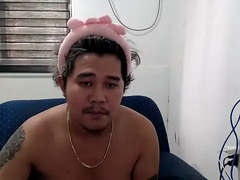 Snapshot of tastylicious_John19 chatting on November 14, 2:10 am tastylicious John19 online show from November 14, 2:10 am