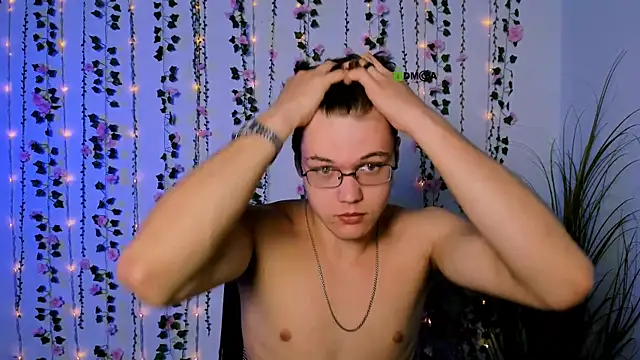 lucas long  online show from September 17, 5:20 am