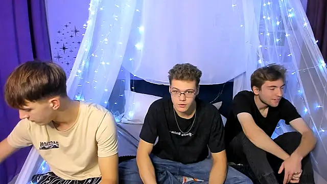 lucas long  online show from October 18, 7:03 pm