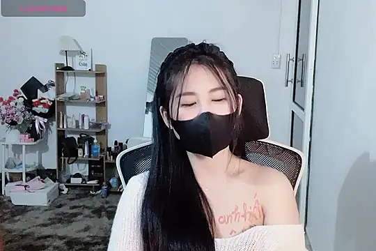 Snapshot of ___Daisy___ chatting on November 20, 3:23 pm Daisy online show from November 20, 3:23 pm