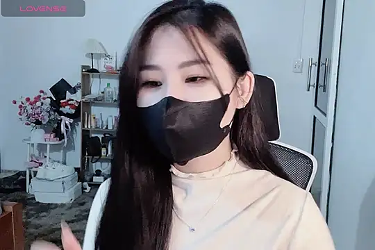 Snapshot of ___Daisy___ chatting on November 23, 2:06 pm Daisy online show from November 23, 2:06 pm