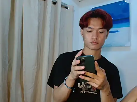 Snapshot of ur_little_secret chatting on October 15, 4:29 pm ur little secret online show from October 15, 4:29 pm