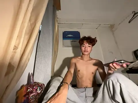 Snapshot of ur_little_secret chatting on November 15, 5:38 am ur little secret online show from November 15, 5:38 am