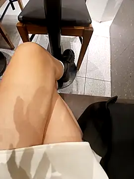 Snapshot of Ori-Lynk chatting on December 14, 4:51 am Ori-Lynk online show from December 14, 4:51 am