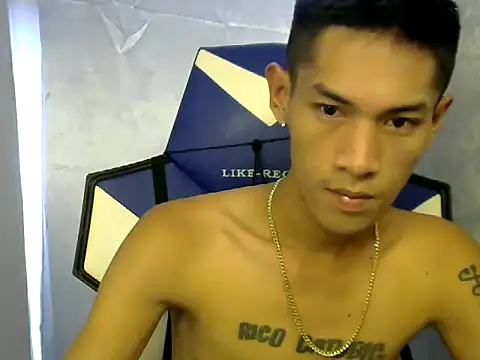 Snapshot of riks_tyler chatting on September 11, 2:55 am riks tyler online show from September 11, 2:55 am