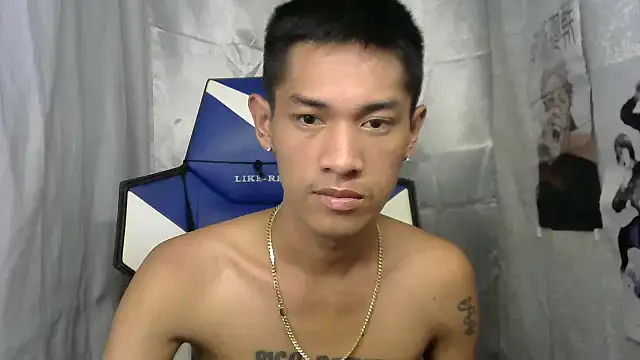 Snapshot of riks_tyler chatting on September 19, 10:27 am riks tyler online show from September 19, 10:27 am