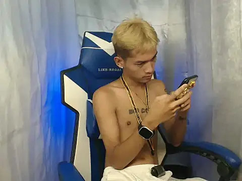 Snapshot of riks_tyler chatting on November 5, 8:53 pm riks tyler online show from November 5, 8:53 pm