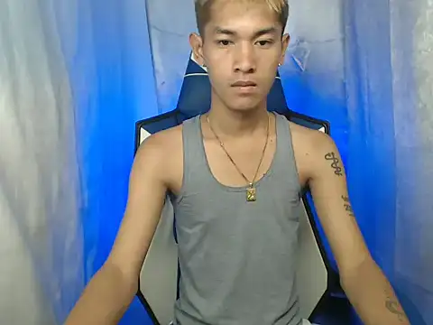 Snapshot of riks_tyler chatting on November 6, 11:55 am riks tyler online show from November 6, 11:55 am