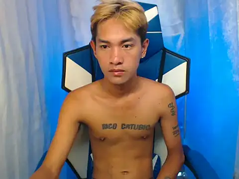 Snapshot of riks_tyler chatting on November 27, 3:52 am riks tyler online show from November 27, 3:52 am