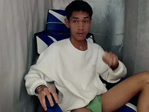 riks tyler online show from June 15, 3:36 pm