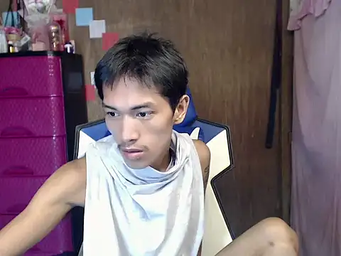 Snapshot of riks_tyler chatting on July 21, 5:04 pm riks tyler online show from July 21, 5:04 pm