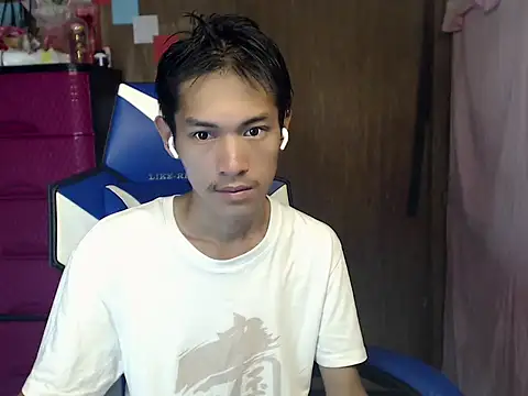 Snapshot of riks_tyler chatting on July 22, 12:19 pm riks tyler online show from July 22, 12:19 pm
