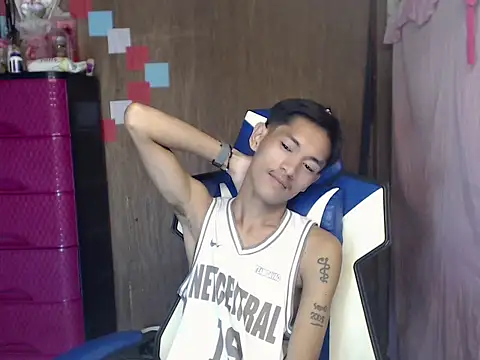 Snapshot of riks_tyler chatting on July 23, 3:10 pm riks tyler online show from July 23, 3:10 pm