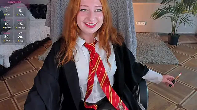 Snapshot of Violet_Griffen chatting on August 4, 3:47 pm Violet Griffen online show from August 4, 3:47 pm