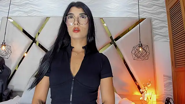 Snapshot of FernandaRousse chatting on December 1, 7:30 pm FernandaRousse online show from December 1, 7:30 pm