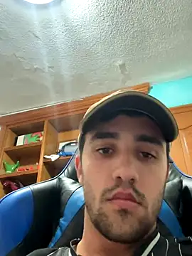 aavrdvh33 online show from November 17, 4:46 pm