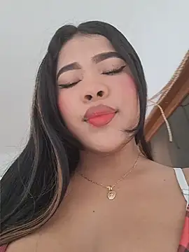 Snapshot of Michell_em chatting on May 23, 6:23 pm Michell em online show from May 23, 6:23 pm