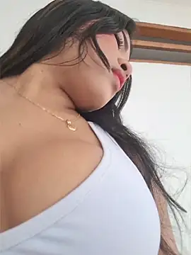 Snapshot of Michell_em chatting on May 29, 2:26 pm Michell em online show from May 29, 2:26 pm