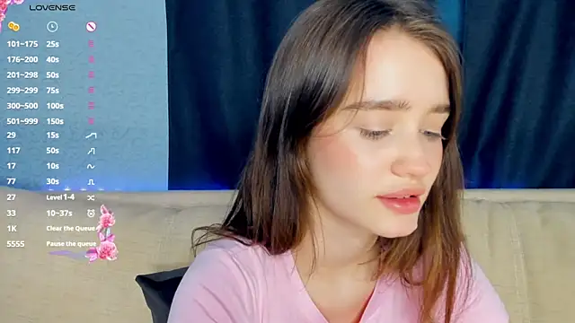 lovelyalivia online show from February 13, 10:22 am