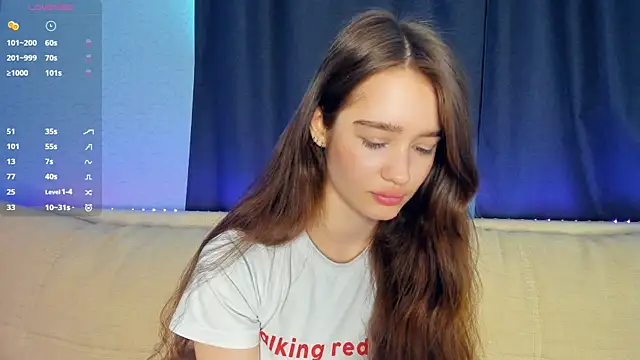 lovelyalivia online show from April 19, 7:07 am