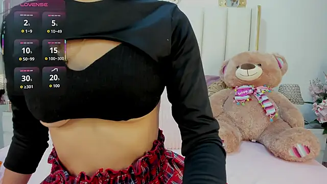 Snapshot of Mhia_Sweet_ chatting on October 16, 8:21 pm Mhia Sweet  online show from October 16, 8:21 pm