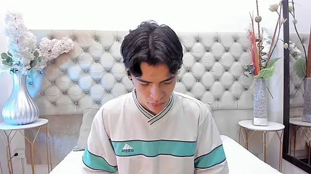 Snapshot of BenitoSaenz chatting on November 25, 12:05 pm BenitoSaenz online show from November 25, 12:05 pm