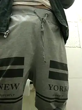 Snapshot of Luk909090 chatting on November 8, 1:50 am Luk909090 online show from November 8, 1:50 am