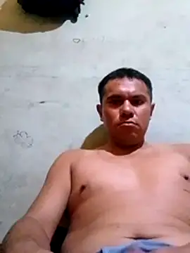 Snapshot of Luk909090 chatting on November 17, 7:30 pm Luk909090 online show from November 17, 7:30 pm