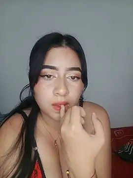 Snapshot of Chloe_Sky_love chatting on June 12, 4:33 am Chloe Sky love online show from June 12, 4:33 am