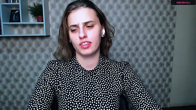 AmandaDimond  online show from September 10, 1:00 pm