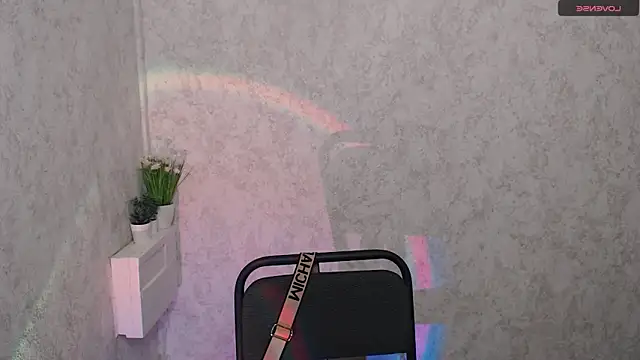 AmandaDimond  online show from March 4, 11:38 am