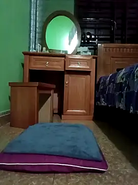 Snapshot of SexyQueen99 chatting on October 2, 9:49 am SexyQueen99 online show from October 2, 9:49 am