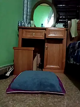 Snapshot of SexyQueen99 chatting on November 15, 10:15 pm SexyQueen99 online show from November 15, 10:15 pm