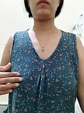 love sexy090 online show from October 16, 12:00 am