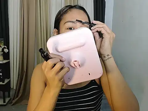 Savanna White online show from January 9, 3:15 pm