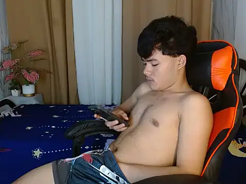 YourNaughtyTwink 69 online show from April 30, 8:04 pm