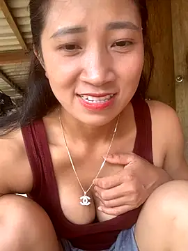 Snapshot of ThiHa003 chatting on September 19, 9:00 am ThiHa003 online show from September 19, 9:00 am