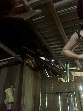 Snapshot of ThiHa003 chatting on October 28, 1:09 am ThiHa003 online show from October 28, 1:09 am