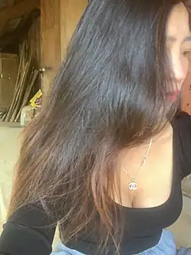 Snapshot of ThiHa003 chatting on October 31, 1:50 am ThiHa003 online show from October 31, 1:50 am